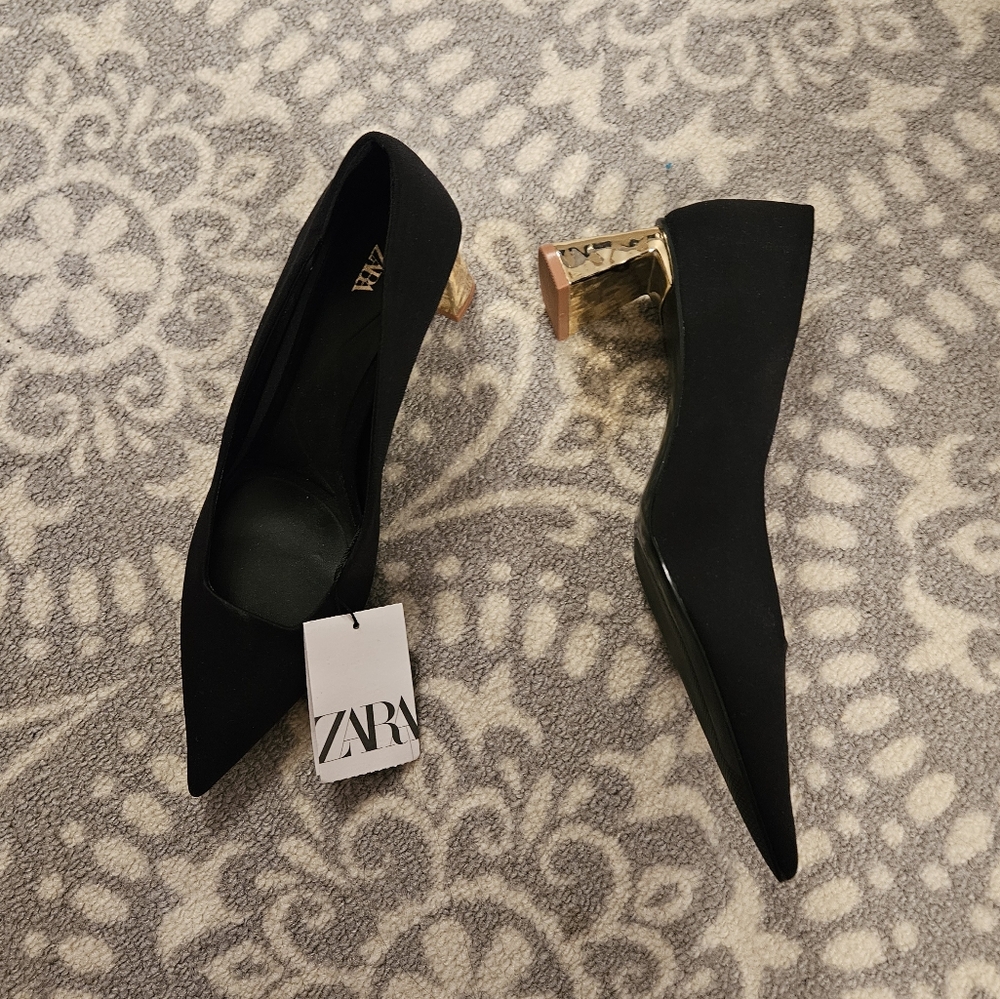 Zara Size 38 NWT Black Gold Heels